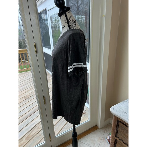 Universal Studios Wizarding world Harry Potter Hogwarts Houses V-neck t-shirt - Picture 6 of 6